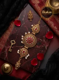 Necklace Set thumbnail 1