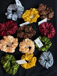 Scrunchies thumbnail 3
