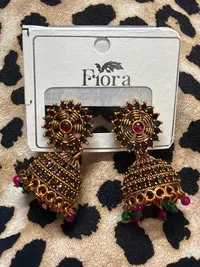 Earring thumbnail 4