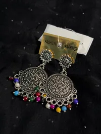 Earring thumbnail 4