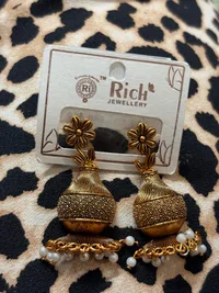 Earring thumbnail 5