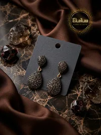 Earring thumbnail 6