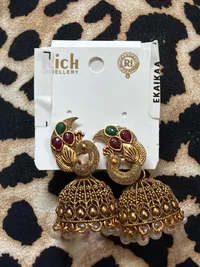 Earring thumbnail 6