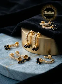 Earring thumbnail 1