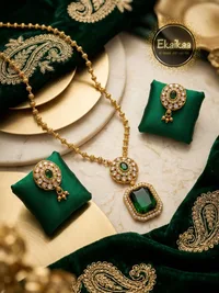 Mala Earring Set thumbnail 1