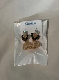 Earring thumbnail 2