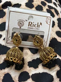 Earring thumbnail 7