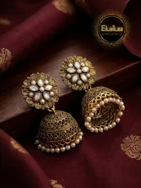 Earring thumbnail 1