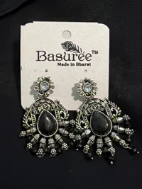 Earring thumbnail 2