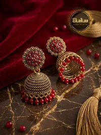 Earring thumbnail 1