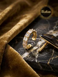 Finger Ring thumbnail 1
