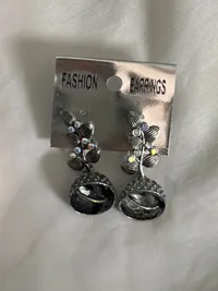 Earring thumbnail 5