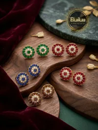 Earring thumbnail 1
