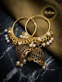 Earring thumbnail 1