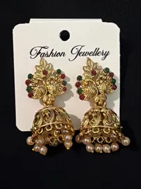 Earring thumbnail 2