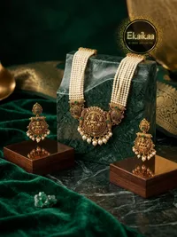 Mala Earring Set thumbnail 2