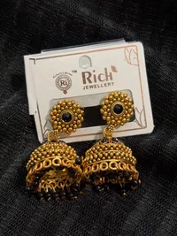 Earring thumbnail 15