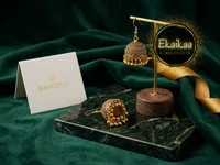 Earring thumbnail 1