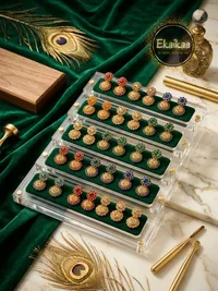 Earring thumbnail 1