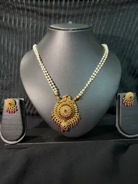 Mala Earring Set thumbnail 2