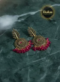 Earring thumbnail 3