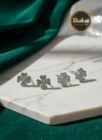 Earring thumbnail 3