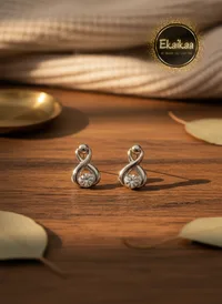 Earring thumbnail 1