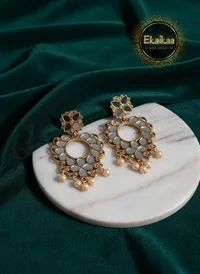 Earring thumbnail 1