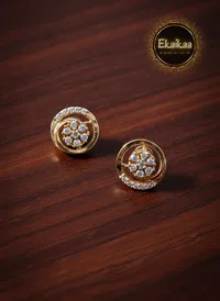 Gold Earring thumbnail 2