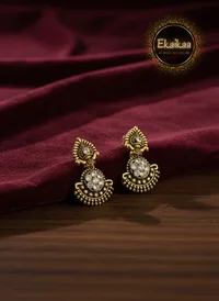 Earring thumbnail 3