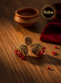 Earring thumbnail 1