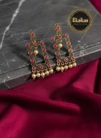 Earring thumbnail 2