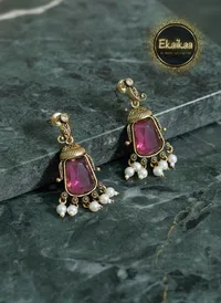 Earring thumbnail 2