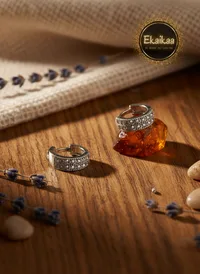 Earring thumbnail 1