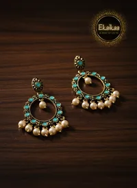 Earring thumbnail 5