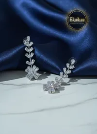 Earring thumbnail 1