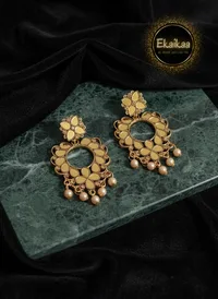 Earring thumbnail 3