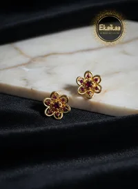 Gold Earring thumbnail 1