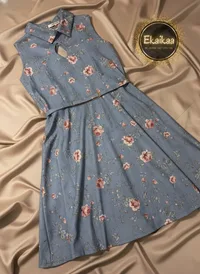 Dress thumbnail 2