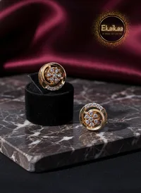 Gold Earring thumbnail 1