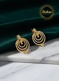 Gold Earring thumbnail 1