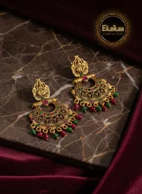 Earring thumbnail 1