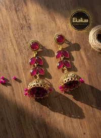 Earring thumbnail 1