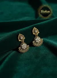 Earring thumbnail 1