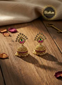 Earring thumbnail 1