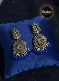 Earring thumbnail 4