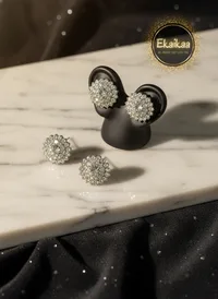 Earring thumbnail 3