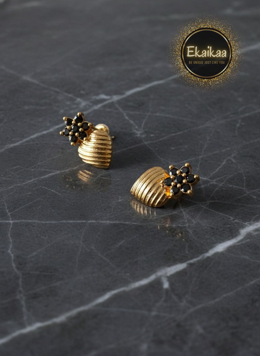 Gold Earring - Image 8
