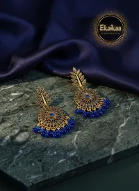 Earring thumbnail 5