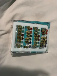 Earring thumbnail 2